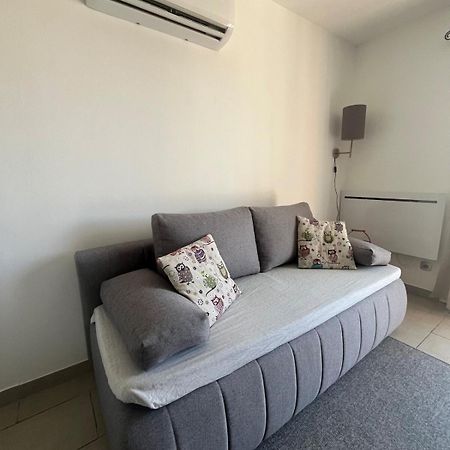 Malataverne Studio Cosy Avec Climatisation Et Terrasse מראה חיצוני תמונה