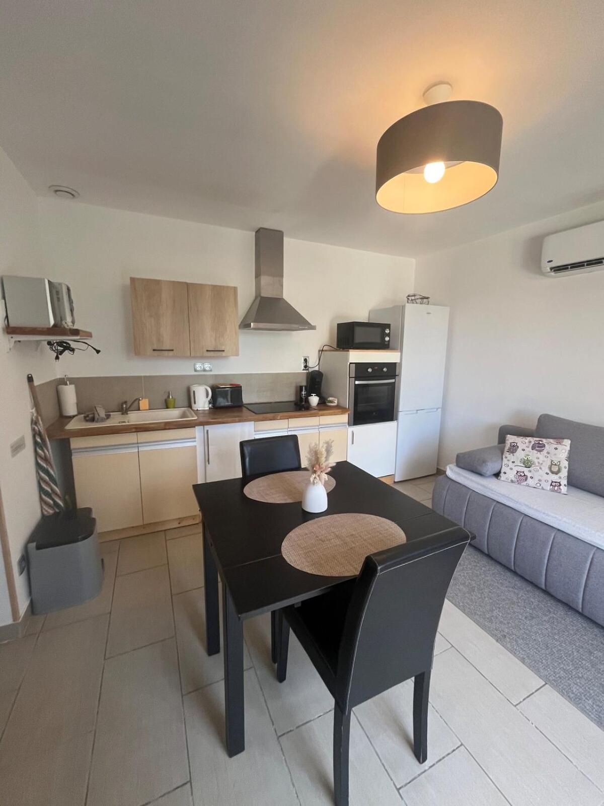 Malataverne Studio Cosy Avec Climatisation Et Terrasse מראה חיצוני תמונה